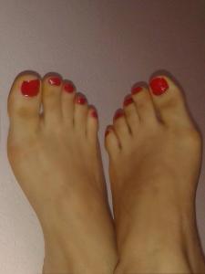 Cherche fille pour leurs pieds 
