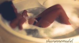Sharonne 